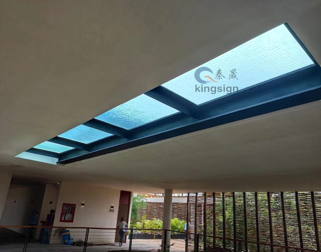 لماذا تصبح حمامات السباحة المعلقة الأكريليك أكثر وأكثر شعبية؟